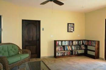 Inn Cerritos 3*